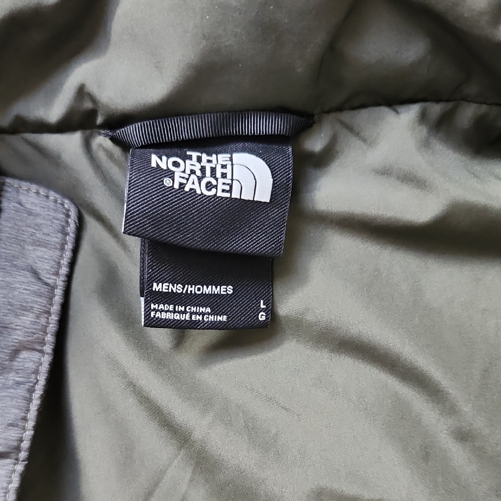 The North Face Green Puffer Jacket Quilted Insulation - Picture 2 of 4